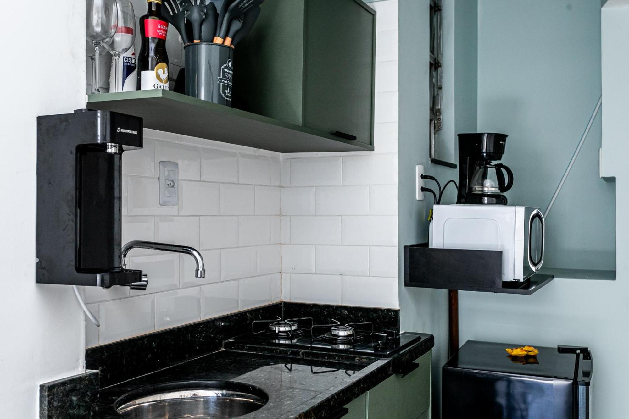 Apartamento Reformado, Quadra Da E Metro! *